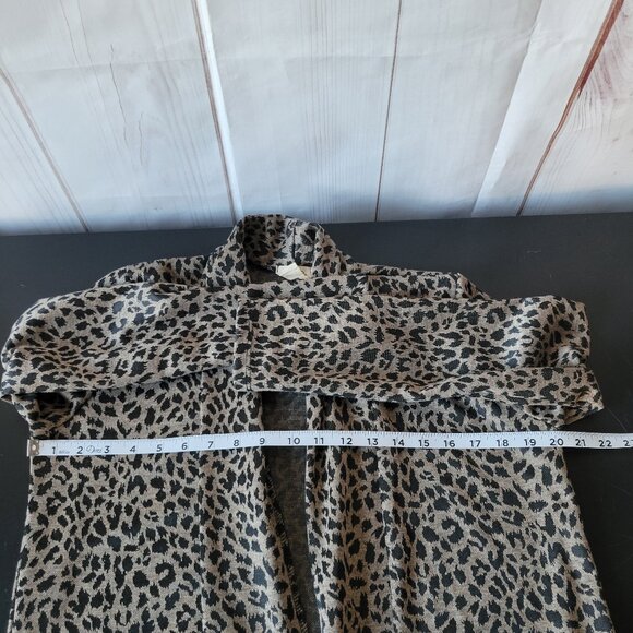 Month of Sundays Made in USA Women’s L Open Front Leopard Cardigan, Animal Print - Picture 6 of 7